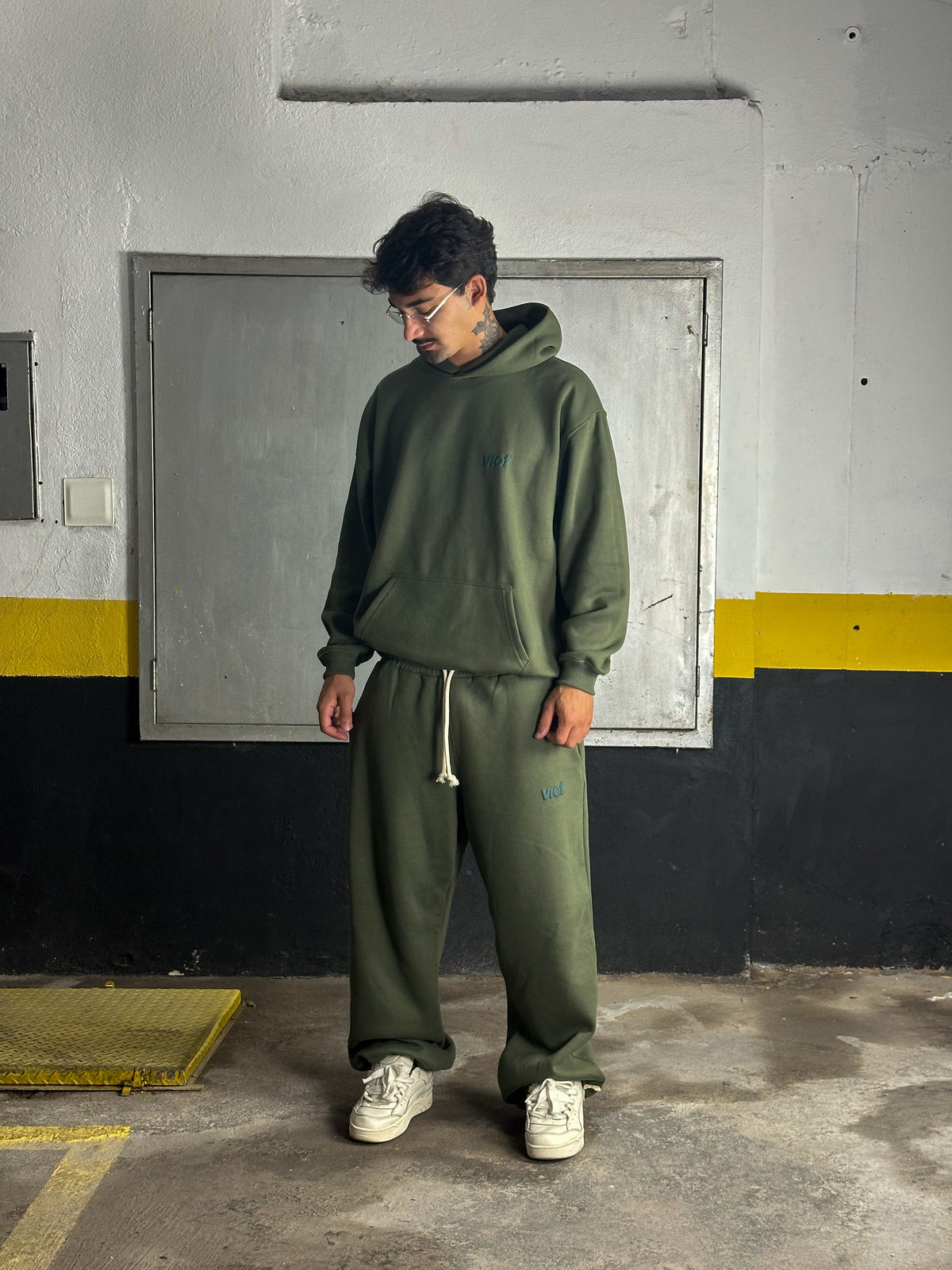 Calça Moletom "V. Suite"